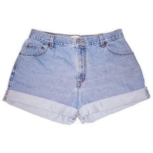 Vintage Levi's Light High Waisted Cuffed Shorts 34